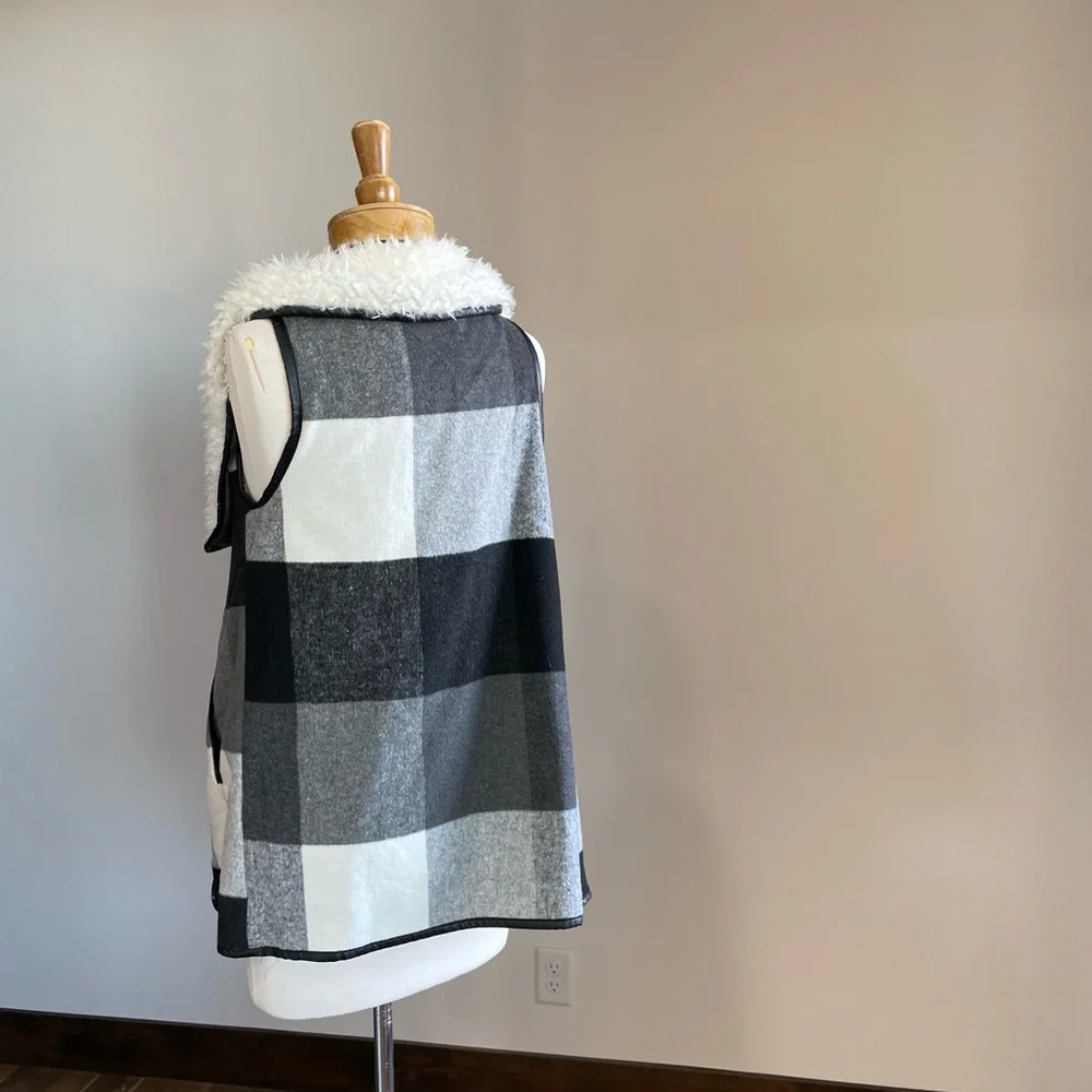 Me Jane Buffalo check wool vest fur L
